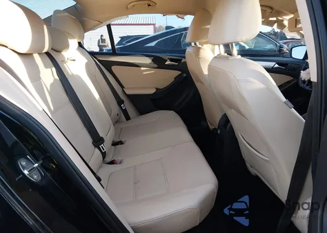 2017 Volkswagen Jetta 1.4T Se z USA, uszkodzony, nr VIN 3VWDB7AJ9HM308575